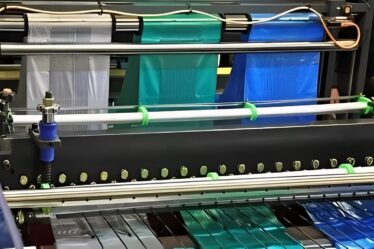 Vantagens do uso de filmes plásticos reciclados: sustentabilidade e redução de custos